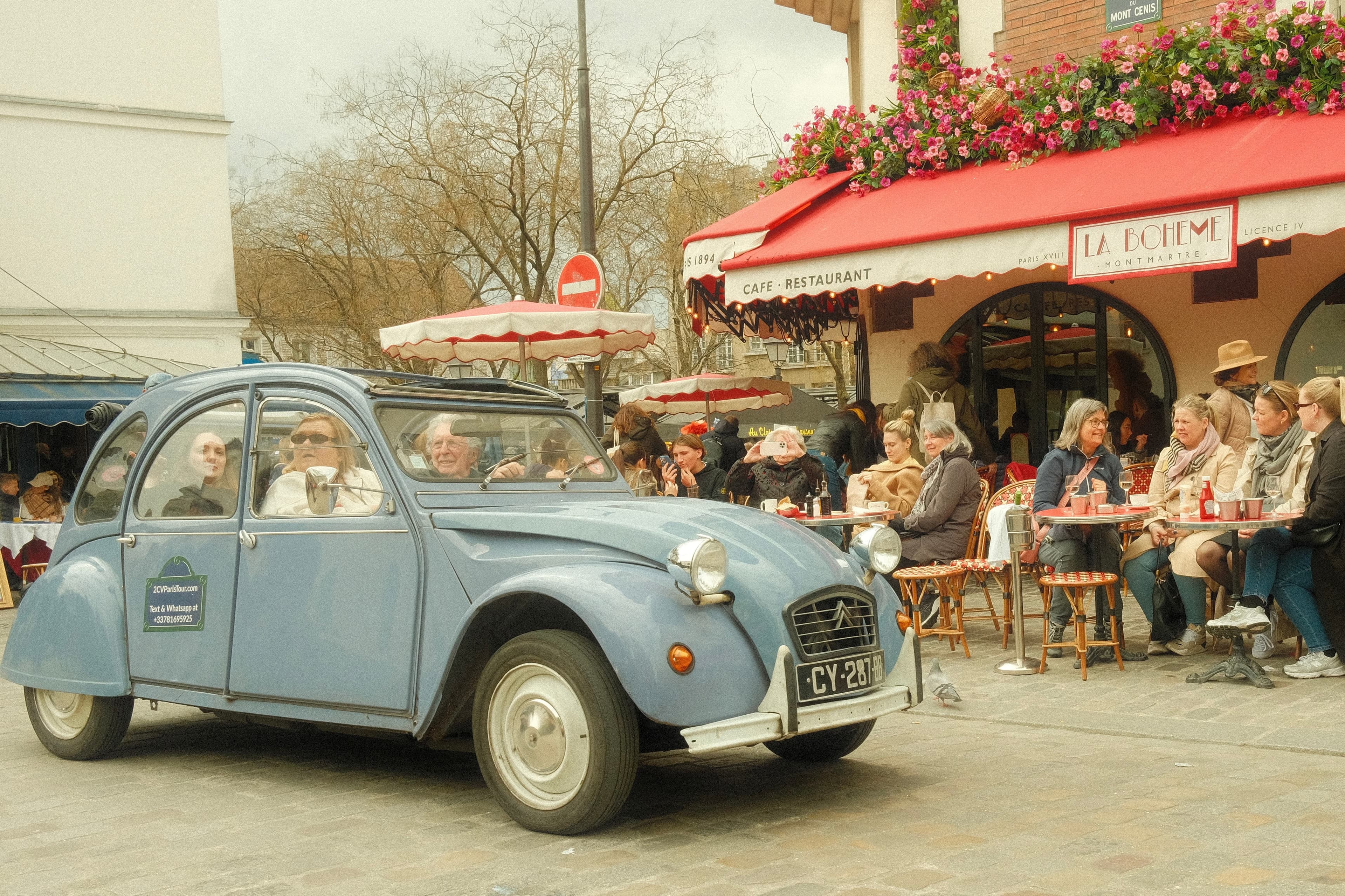 Montmartre, France photo 1