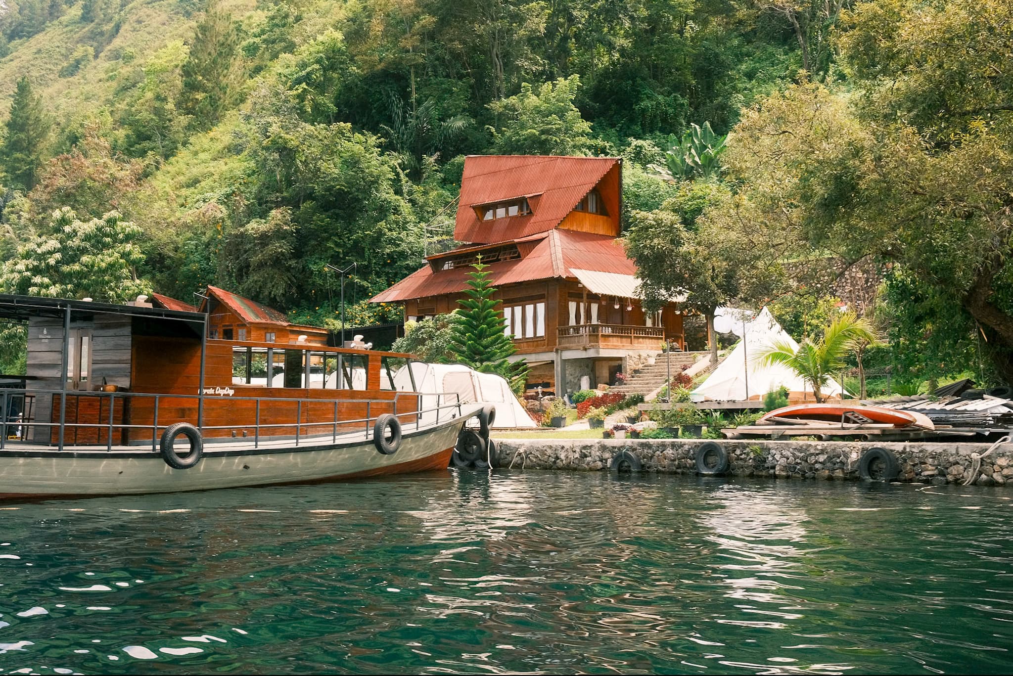 Toba, Indonesia photo 1